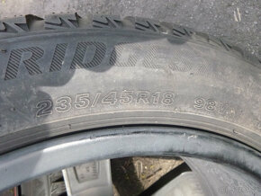 4x alu (5x112) zimní pneu 235/45 r18 (5,5 mm) - 9