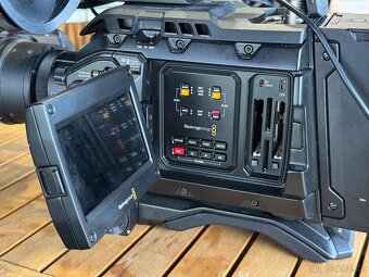 BLACKMAGIC DESIGN URSA BROADCAST G2 - 9