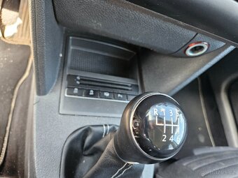 VW Touran 2.0 TDI CUP 2014 TOP výbava a historie - 9