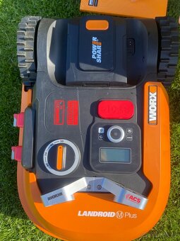 Robotická sekačka Worx Landroid m500 plus wr165E - 9