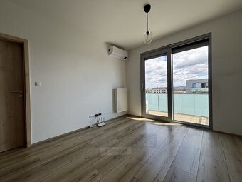 Pronájem bytu 3+kk 75 m², České Budějovice - 9