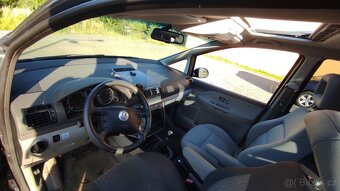 VW Sharan 103kW 2006 pronájem - 9