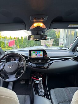 TOYOTA C-HR GR Sport 2.0 Hybrid 2022 - 9
