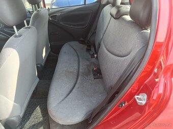 Toyota Yaris 1.0 50 kW - 9