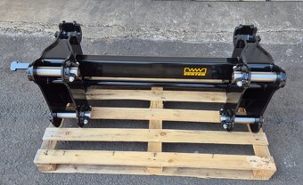 použivane vidly a rychloupinac pre traktorbager JCB - 9