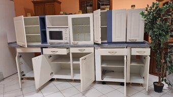 Bílá kuchyňská linka limka v masivu - 9