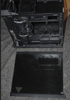 Fractal Design Torrent Black TG, super airflow,USB-C vpředu - 9