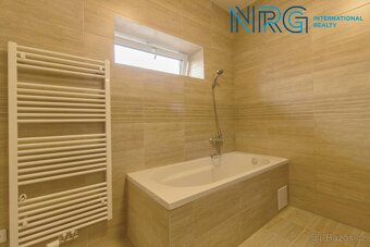 Pronájem bytu 3 +kk, 100m2 ve vila - domě, s oplocenou za - 9