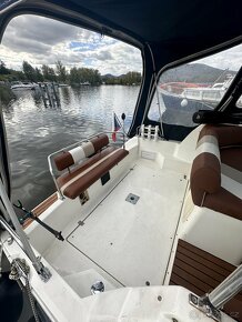 Bayliner 2655, 5.0 V8 mercruiser, nový motor, po renovaci - 9