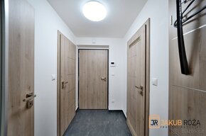 Prodej bytu 3+kk 89 m² Černý Důl - 9