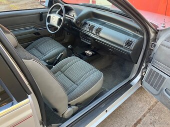 Ford Tempo coupe - 9