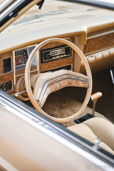 Mercury Monarch Ghia V8 1975 2-Door - 9