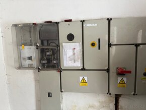 Rozvaděče, vypínače + jističe 380V - 9