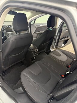 Ford Mondeo 2.0 trčí (140kw) - 9
