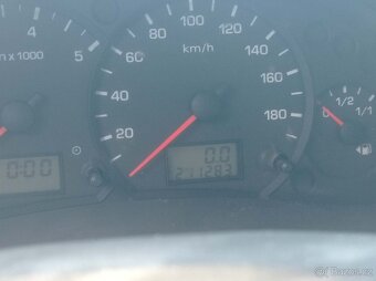 Ford Transit 350M 2.4D – k opravě / na díly - 9