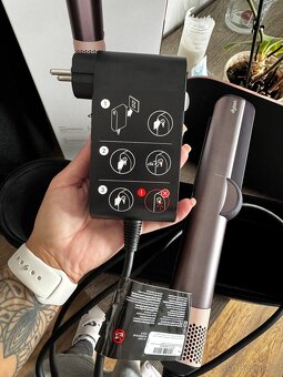 Žehlička na vlasy Dyson Airstrait HT01 jasper plum - 9