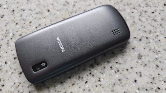Nokia Asha 300, volná na všechny operátory. - 9