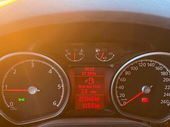Ford Galaxy 2.0 TDCi, 7 míst, klimatizace, tažné - 9