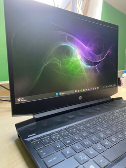 HP PAVILION GAMING 15-Ryzen 5,GTX 1650, SSD 512GB, 15,6" - 9