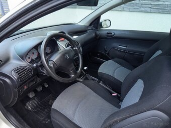 Peugeot 206 1.1i Tažné 85000km - 9