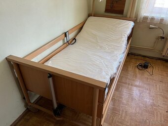 Elektrická zdravotní polohovací postel + nová matrace - 9