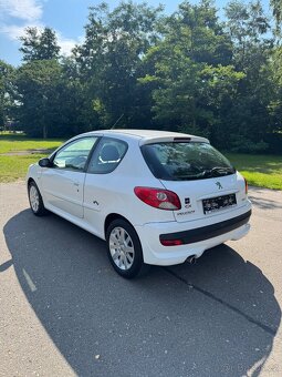 PEUGEOT 206 + - 9