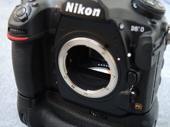 Nikon D850 + MB-D18 - 9