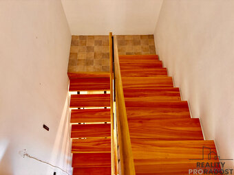 Prodej řadového rodinného domu 6+2 282 m2, pozemek 395m2 obe - 9