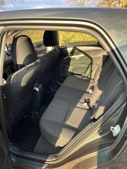 Prodám TOYOTA AURIS, 1,6i – 91 kw, BENZÍN - 9