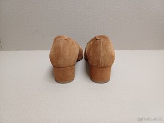 Hnědé kožené lodičky vel.39 - 9