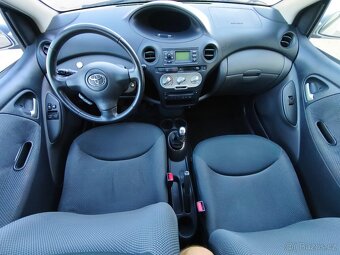 Toyota Yaris 1.0 VVT-i 48kw,2xklíč,1.Maj,127tkm,Klima - 9