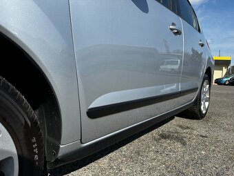 PEUGEOT 3008 1,6 16V VTI - PREMIUM - MÁLO KM - SERV. KNIHA - 9