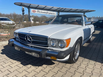 Mercedes-Benz 560 SL Veterán - 9