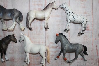Figurky koní Schleich 1 - 9