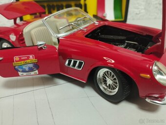 Ferrari 250 GT California 1/18 Hot Wheels - 9
