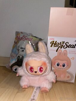 Labubu Have A Seat - 9