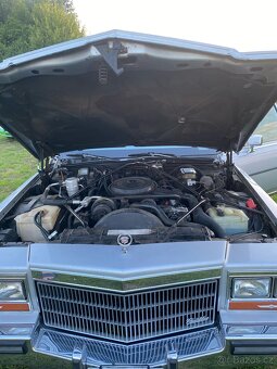 Cadillac Brougham - 9