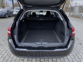 Peugeot 308 2.0 HDI 110 kW navi. serviska - 9