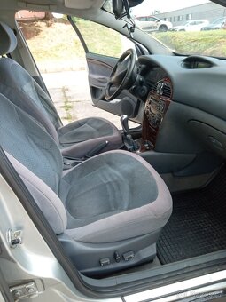Prodám Citroen C5 2.2 HDi - 9