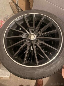 Alu kola 17" Škoda Scala + letní pneu Pire - 9