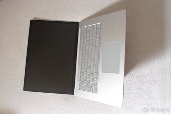 Microsoft Surface Laptop 3 15" 8GB RAM / 256GB - 9