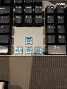 Herní klávesnice JEDEL + podložka pod myš zadarmo - 9