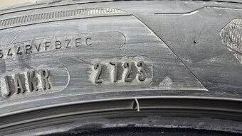 Letní pneu 245/40/19 Good Year - 9