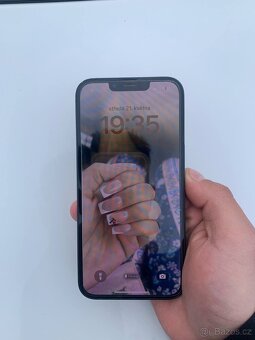 iPhone 13 - 9