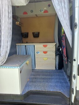 Iveco Daily L2H3 2,3l - kempovací vestavba - 9