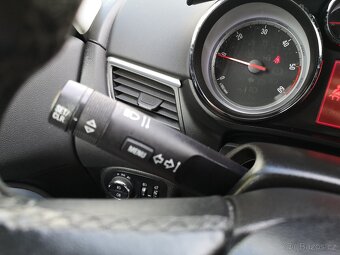 Opel Zafira 2.0 CDTi 96kW NAVI - 9