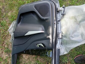 NISSAN NAVARA D23 DVEŘE PRAVÉ Z RV 2021 PĚKNÉ P.P. A P.Z. - 9