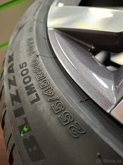 Nový zimní komplet Enyaq, Elroq 235/50+255/45 R20 Bridgeston - 9