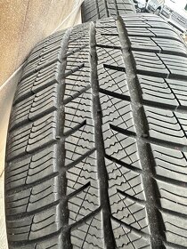 Zimní pneu 235/45r18 - 9