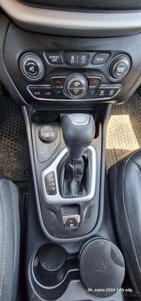 Jeep Cherokee, 147kW,4x4,servis,ČR,nehav. - 9